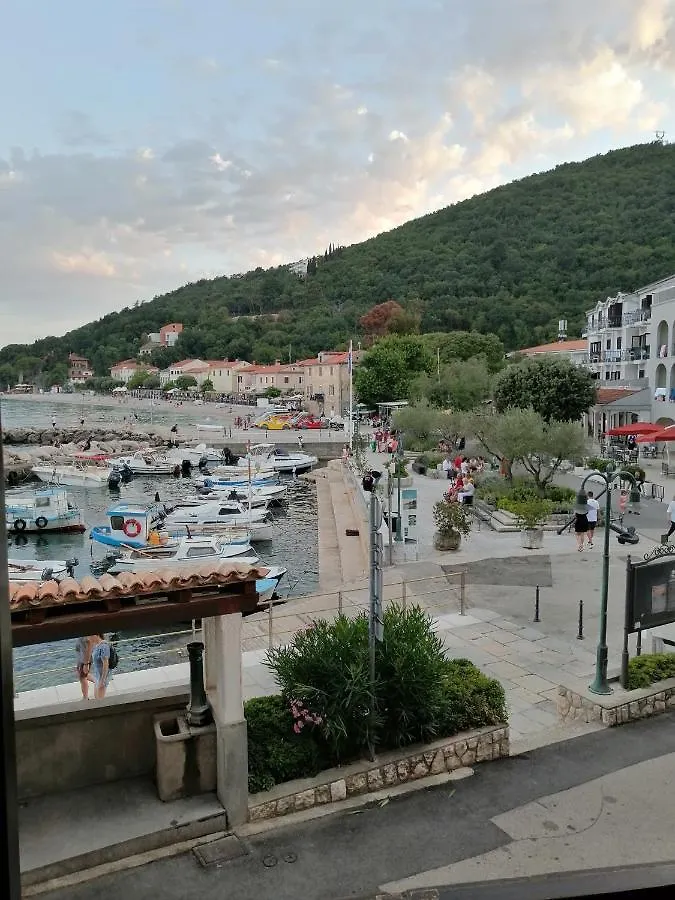 Centar Moscenicka Draga Apartment