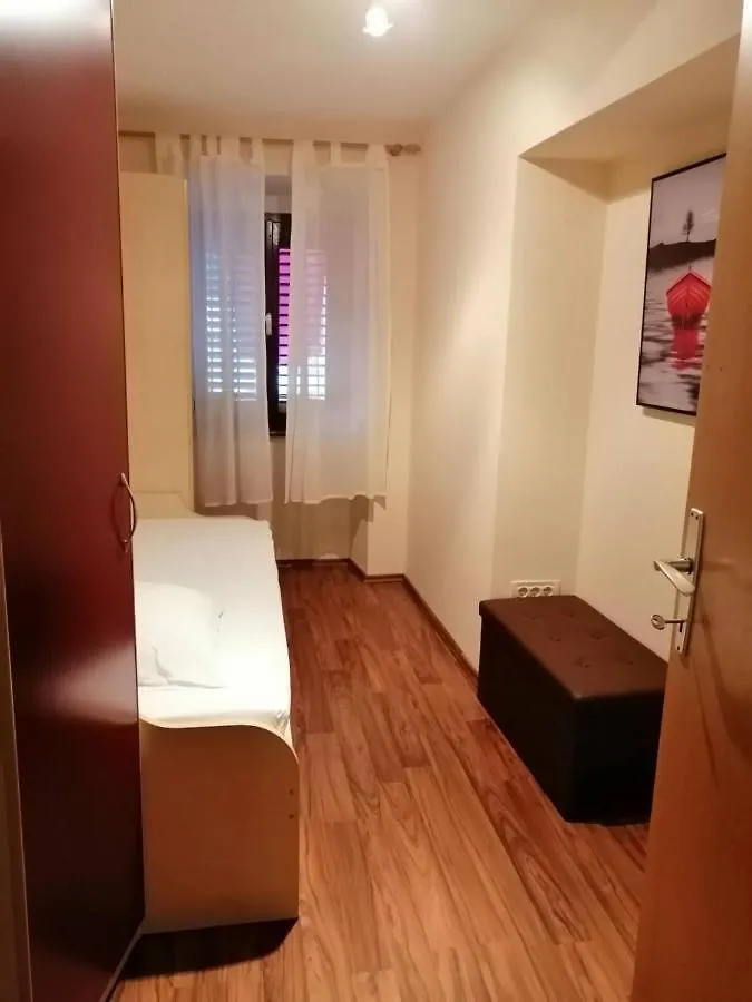 Centar Moscenicka Draga Apartment