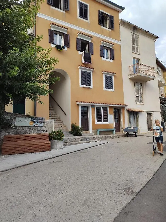Centar Moscenicka Draga Apartment